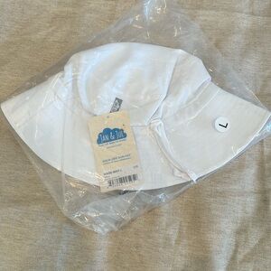Jan & Jul white bucket, sun hat. NWT size large.